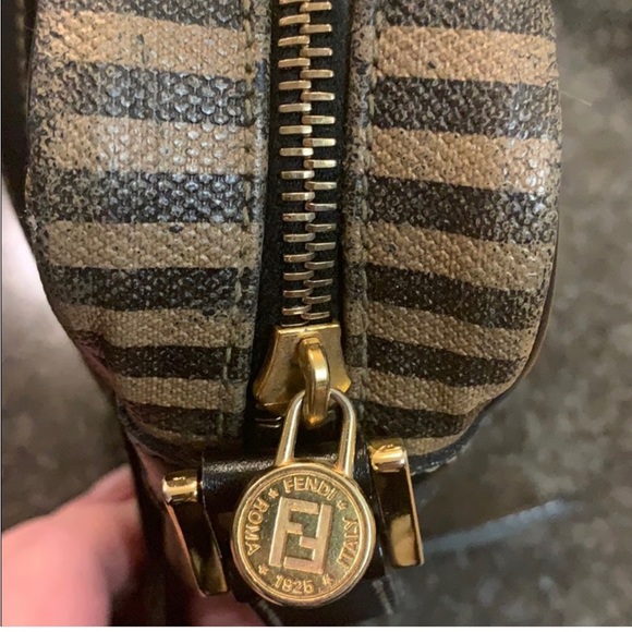 Vintage FENDI bag - Picture 5 of 5